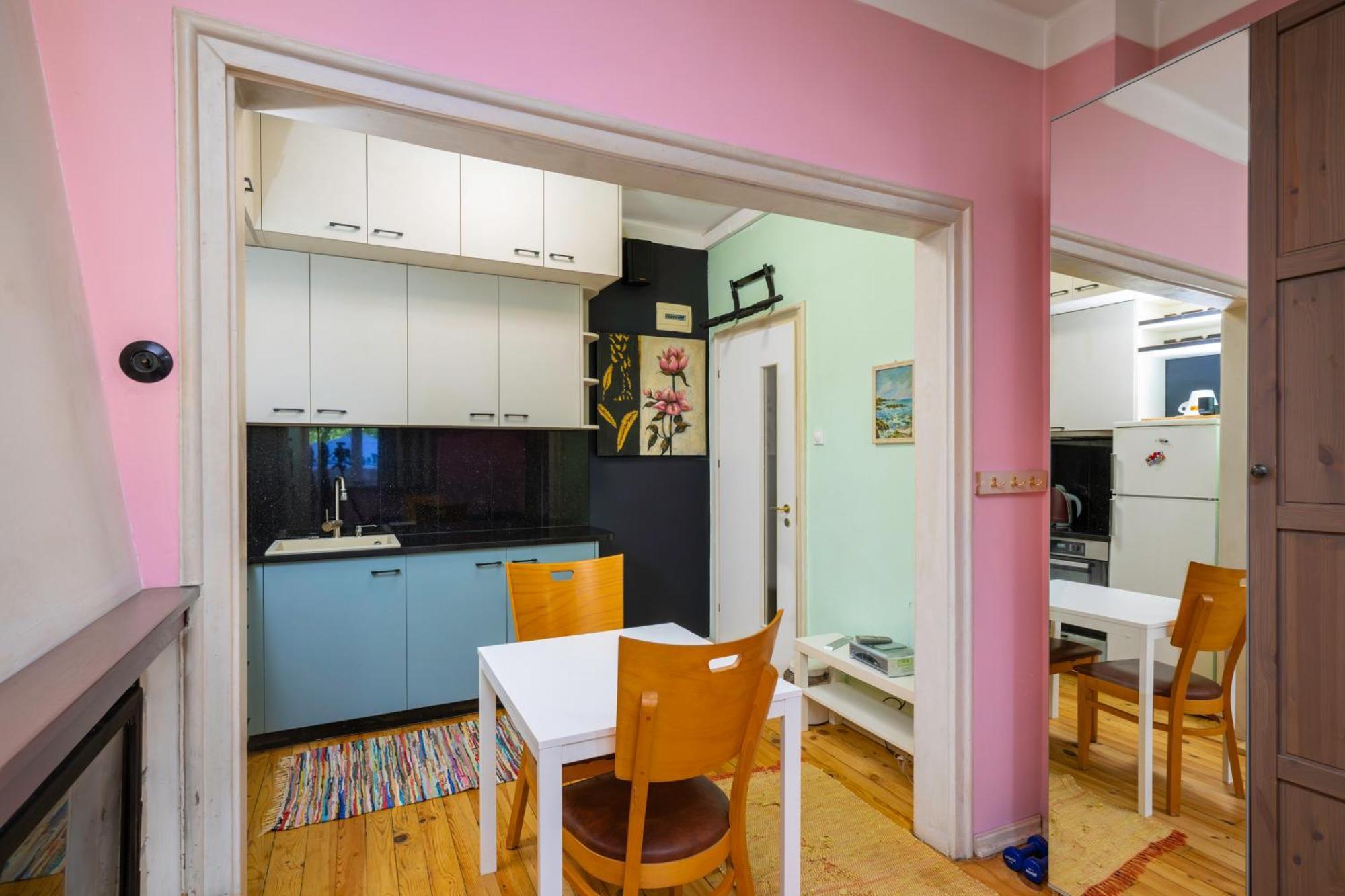 Sofia'S 1Bd Colourful Getaway Near Ndk 아파트 외부 사진